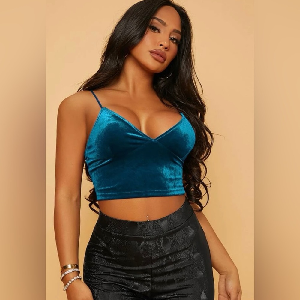 NWOT Blue SHEIN Velour Crop Tank Size Medium